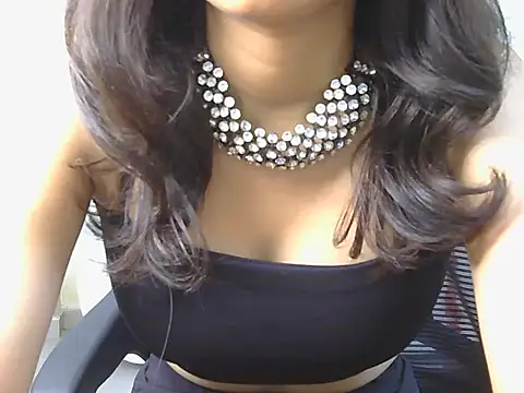 Snapshot of Your_queen_68 chatting on November 12, 6:17 am Your queen 68 online show from November 12, 6:17 am