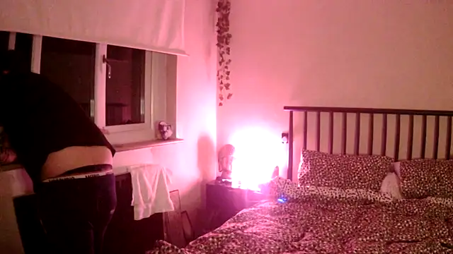 Snapshot of mikeyboys chatting on November 21, 7:13 pm mikeyboys online show from November 21, 7:13 pm