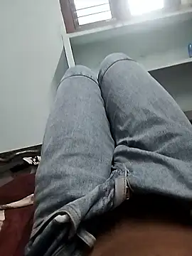 Snapshot of LEOMEGHA2026 chatting on January 7, 8:08 am LEOMEGHA2026 online show from January 7, 8:08 am