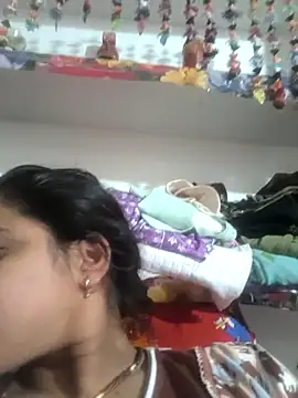 Snapshot of Hot_suini chatting on March 9, 5:33 am Hot suini online show from March 9, 5:33 am