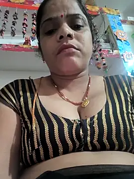 Snapshot of Hot_suini chatting on February 8, 7:39 am Hot suini online show from February 8, 7:39 am