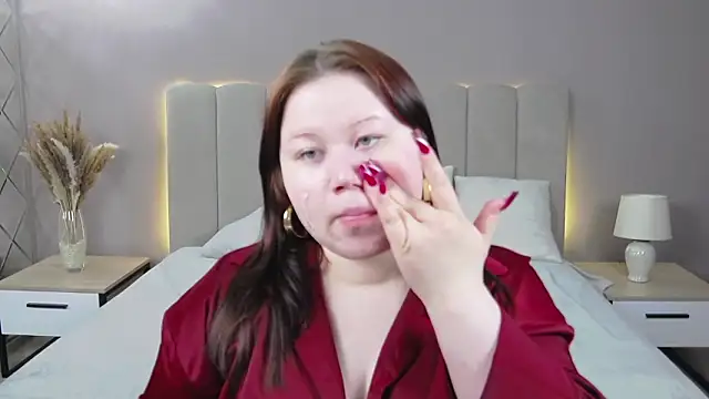 Snapshot of EvaNova_ chatting on March 4, 6:10 am EvaNova online show from March 4, 6:10 am