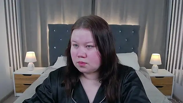 Snapshot of EvaNova_ chatting on December 4, 4:22 am EvaNova online show from December 4, 4:22 am