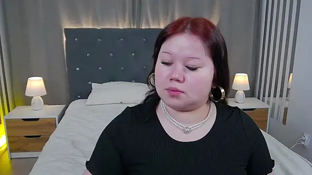 Snapshot of EvaNova_ chatting on December 20, 4:26 am EvaNova online show from December 20, 4:26 am