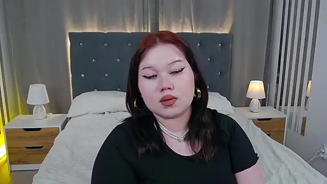 Snapshot of EvaNova_ chatting on December 20, 4:32 pm EvaNova online show from December 20, 4:32 pm