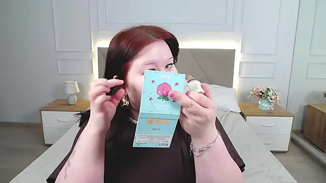 Snapshot of EvaNova_ chatting on January 8, 4:29 am EvaNova online show from January 8, 4:29 am