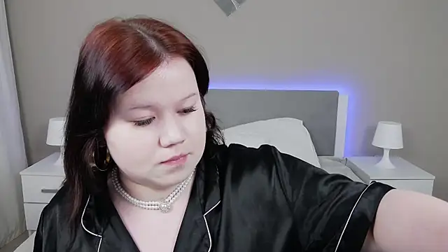 Snapshot of EvaNova_ chatting on January 11, 4:30 am EvaNova online show from January 11, 4:30 am