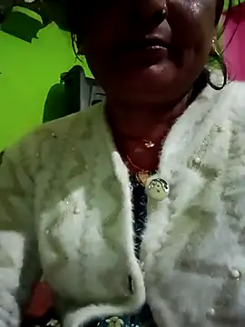 Quin love143 online show from February 10, 11:59 pm