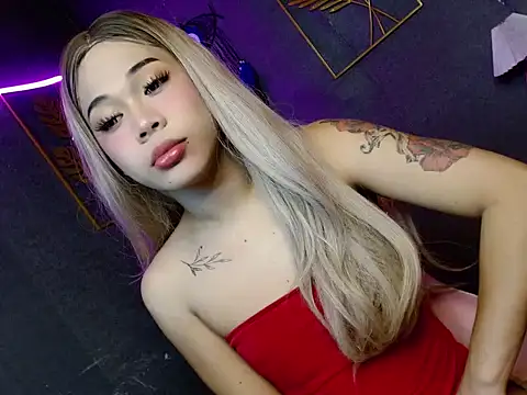 Snapshot of slutty_lauraxxx chatting on February 26, 3:39 am slutty lauraxxx online show from February 26, 3:39 am