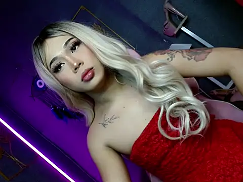 Snapshot of slutty_lauraxxx chatting on February 15, 5:41 am slutty lauraxxx online show from February 15, 5:41 am