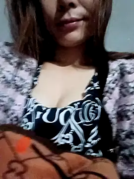 Lyla john online show from January 10, 1:34 am