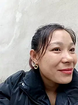 Lyla john online show from December 16, 9:46 am