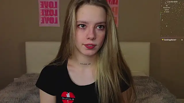 Snapshot of TiffinyMergist chatting on February 8, 6:38 pm TiffinyMergist online show from February 8, 6:38 pm