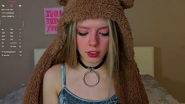 Snapshot of TiffinyMergist chatting on January 18, 7:17 pm TiffinyMergist online show from January 18, 7:17 pm