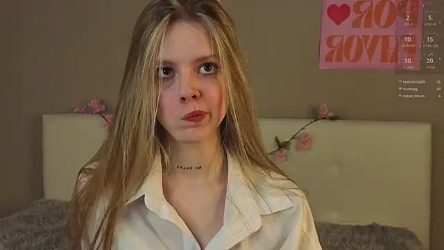 TiffinyMergist online show from December 4, 8:30 pm