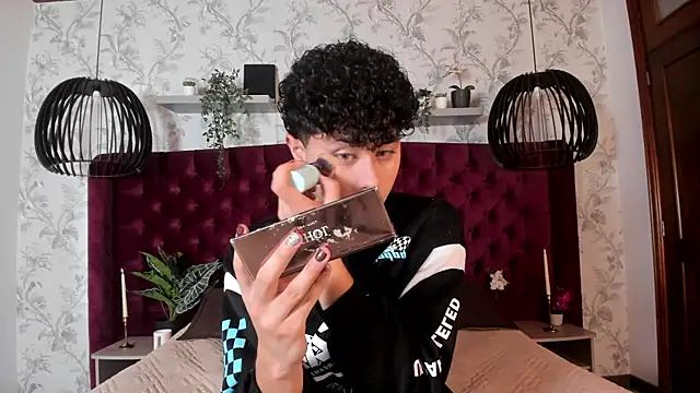 Noah dupont  online show from December 20, 11:35 am