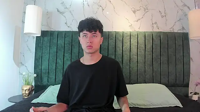 Noah dupont  online show from December 4, 11:53 am