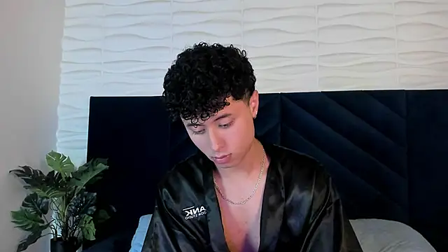 Noah dupont  online show from January 5, 5:27 pm