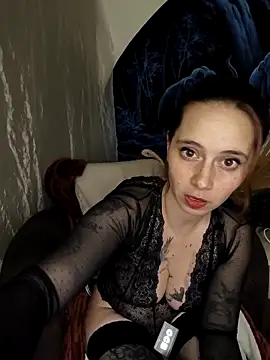 Snapshot of MickNanaa chatting on February 18, 5:49 am MickNanaa online show from February 18, 5:49 am