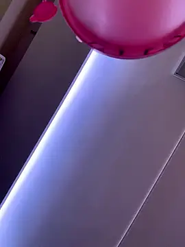 yourselenaa online show from January 12, 1:18 pm