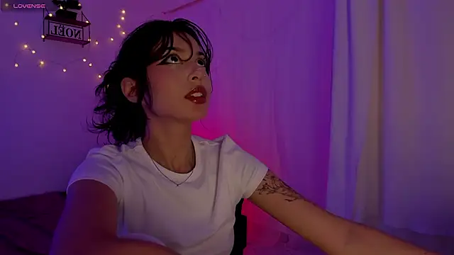 Tamara Aluna  online show from January 14, 10:13 pm