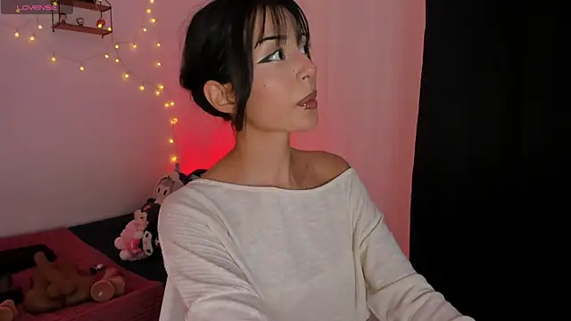 Snapshot of Tamara_Aluna_ chatting on July 8, 8:09 pm Tamara Aluna online show from July 8, 8:09 pm