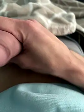 groschibre40100 online show from December 17, 1:16 pm