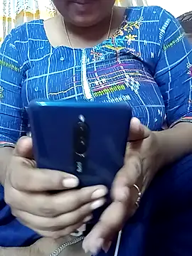 Snapshot of CuteMahi1 chatting on November 8, 4:43 pm CuteMahi1 online show from November 8, 4:43 pm