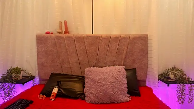 Snapshot of Victoriaa_Anderson chatting on June 3, 12:39 pm Victoriaa Anderson online show from June 3, 12:39 pm