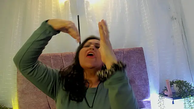 Victoriaa Anderson online show from March 9, 1:14 pm