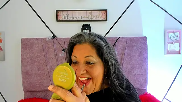 Victoriaa Anderson online show from February 7, 1:08 pm