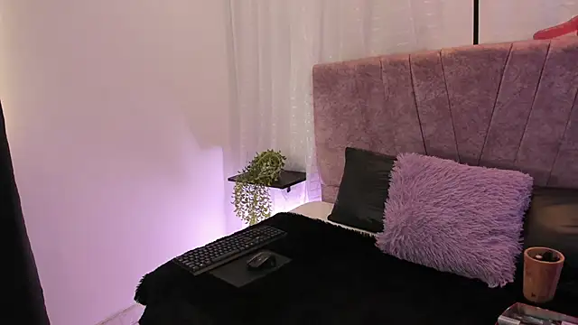 Victoriaa Anderson online show from April 11, 1:04 pm