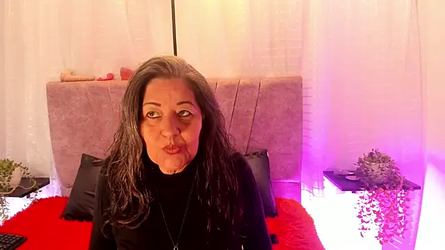 Snapshot of Victoriaa_Anderson chatting on June 5, 6:46 pm Victoriaa Anderson online show from June 5, 6:46 pm