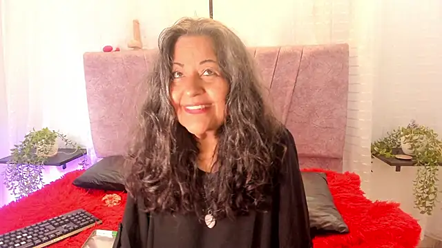 Snapshot of Victoriaa_Anderson chatting on June 3, 2:33 pm Victoriaa Anderson online show from June 3, 2:33 pm
