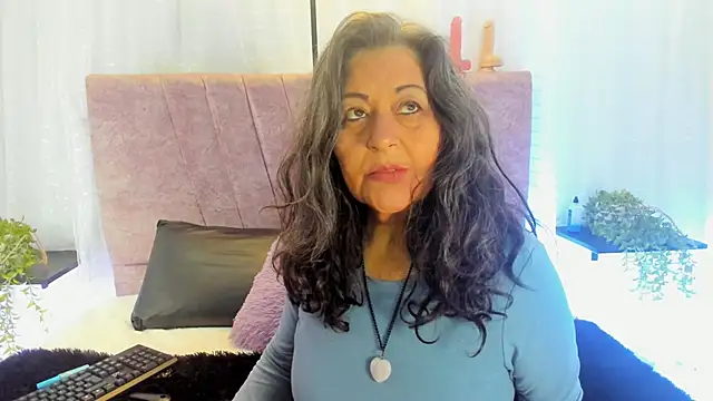 Victoriaa Anderson online show from March 19, 1:33 pm