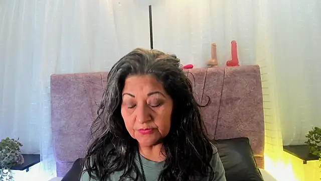 Victoriaa Anderson online show from March 21, 1:59 pm