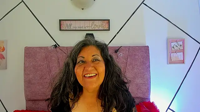 Victoriaa Anderson online show from February 2, 5:45 pm