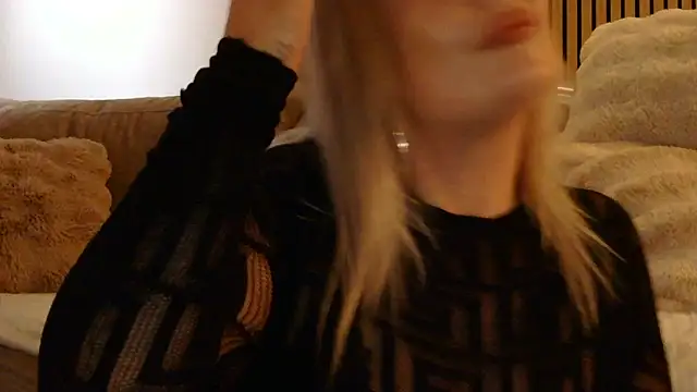 Snapshot of lorenarowena chatting on February 6, 3:08 pm lorenarowena online show from February 6, 3:08 pm