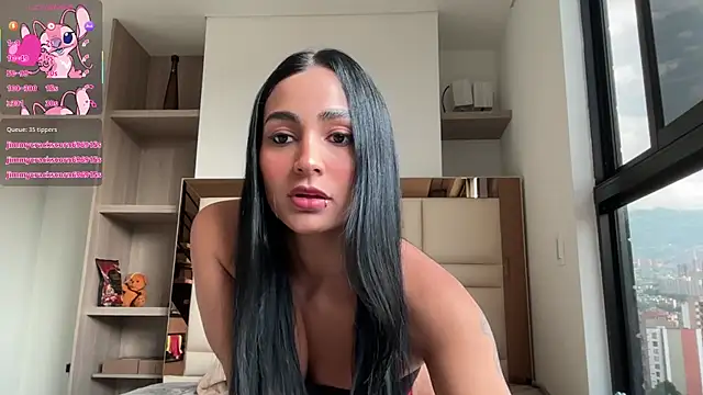 Ashlyrouxx online show from April 21, 9:43 pm