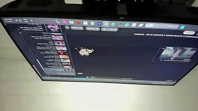ninaasm online show from May 12, 1:06 pm