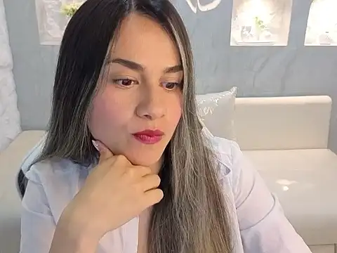 Snapshot of Liat_White_Tx chatting on November 17, 1:15 pm Liat White Tx online show from November 17, 1:15 pm