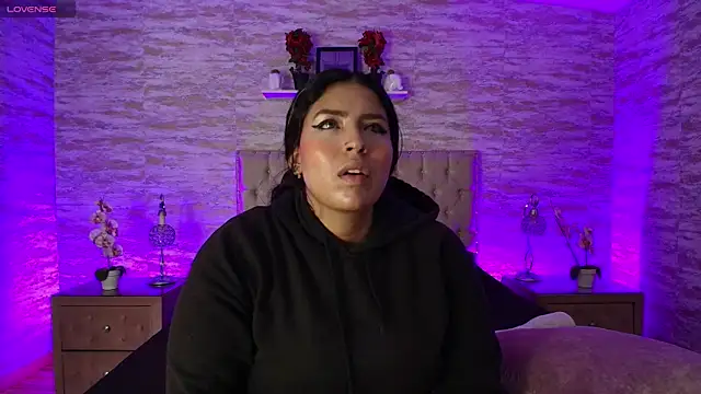 Sasha Larsen online show from June 26, 3:23 am