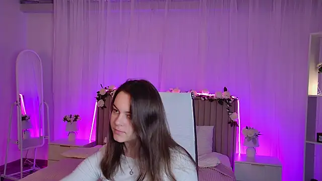 FrancescaCavaliere online show from June 2, 9:09 am