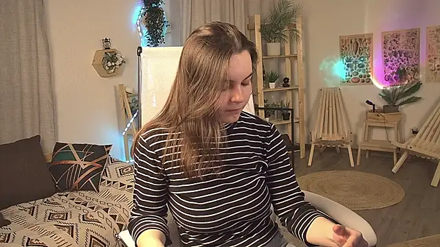 FrancescaCavaliere online show from May 6, 6:06 am