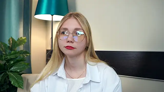 UnDesiga online show from November 12, 7:34 am