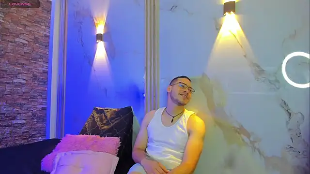 Aron and molly online show from November 16, 12:32 pm