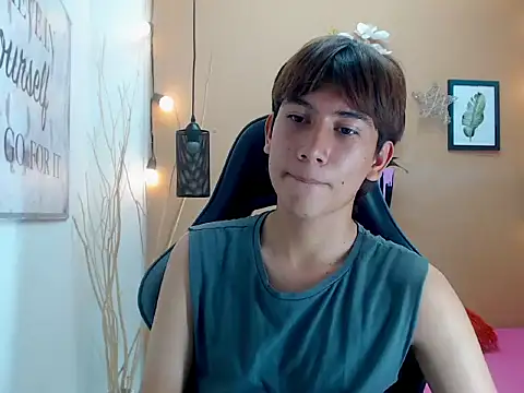 Snapshot of peter_seed chatting on November 8, 8:01 pm peter seed online show from November 8, 8:01 pm