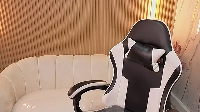 venus velvet tp online show from December 3, 7:35 pm