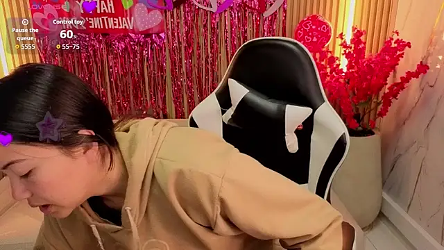 Snapshot of venus_velvet_tp chatting on February 23, 1:12 pm venus velvet tp online show from February 23, 1:12 pm