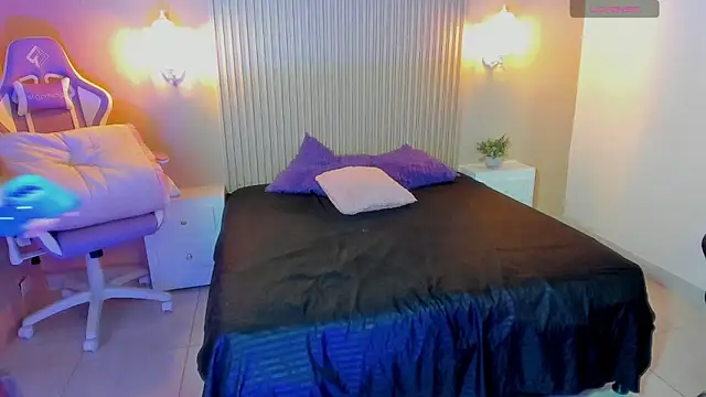 SashaSmithh1 online show from November 9, 5:55 am